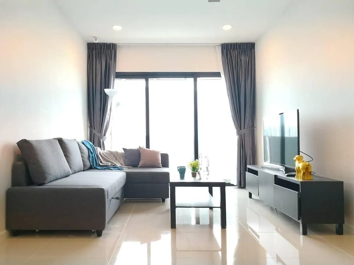 A Stylish High-Floor Suite Next To Komtar Jbcc Johor Bahru